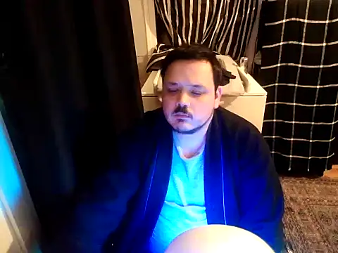 Snapshot of Bebemickey75 chatting on March 14, 11:00 pm Bebemickey75 online show from March 14, 11:00 pm