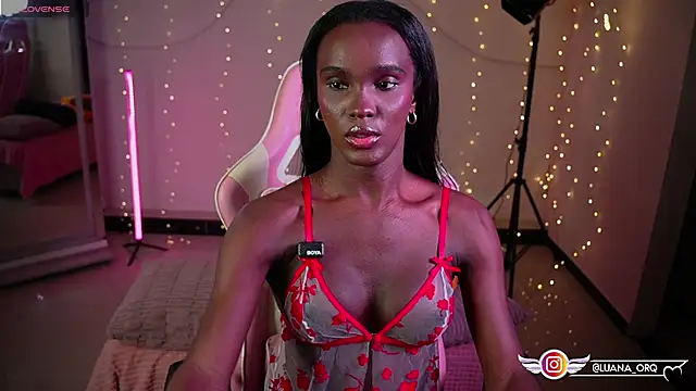LuanaRisque online show from June 13, 3:48 am