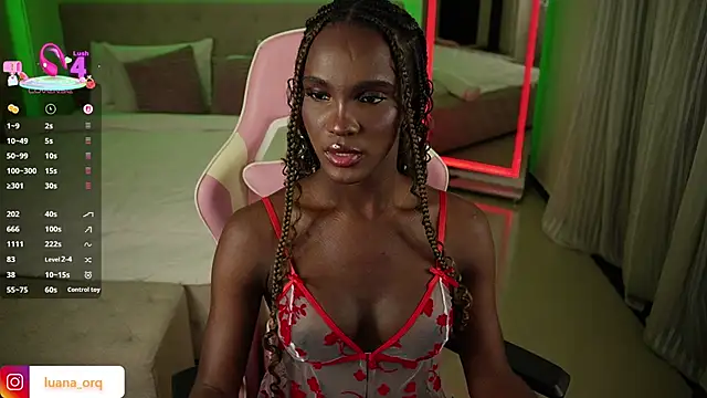 LuanaRisque online show from December 23, 8:35 am