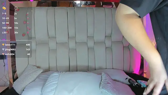 Snapshot of AbbieEdmond chatting on March 9, 3:05 pm AbbieEdmond online show from March 9, 3:05 pm