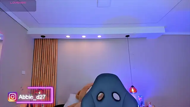 Snapshot of AbbieEdmond chatting on September 10, 4:22 am AbbieEdmond online show from September 10, 4:22 am