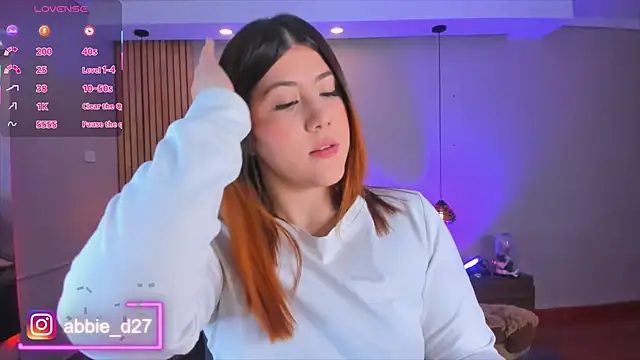 Snapshot of AbbieEdmond chatting on October 25, 4:11 am AbbieEdmond online show from October 25, 4:11 am