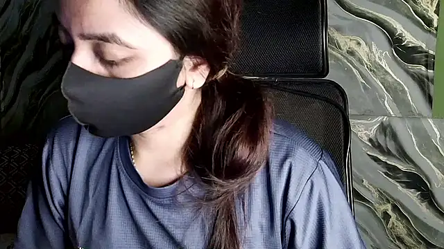 Snapshot of Sima--Roy chatting on December 5, 6:50 pm Sima--Roy online show from December 5, 6:50 pm