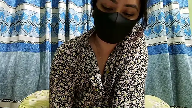 Snapshot of Sima--Roy chatting on November 13, 5:50 pm Sima--Roy online show from November 13, 5:50 pm