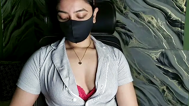 Snapshot of Sima--Roy chatting on November 18, 5:49 pm Sima--Roy online show from November 18, 5:49 pm