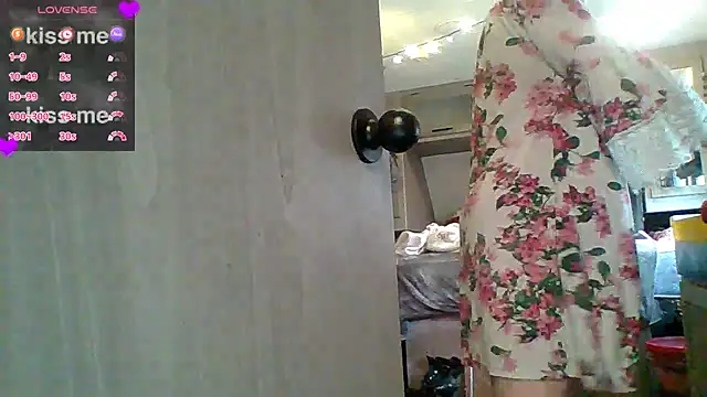 spundarella420 online show from December 14, 8:08 pm