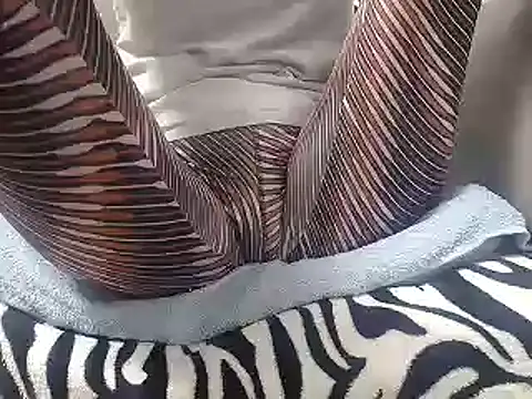 Snapshot of Web_Lady chatting on November 20, 9:43 am Web Lady online show from November 20, 9:43 am