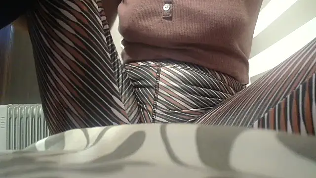 Snapshot of Web_Lady chatting on September 28, 5:09 pm Web Lady online show from September 28, 5:09 pm