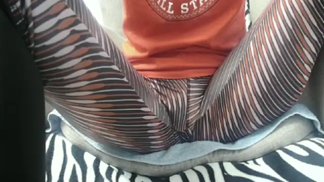 Snapshot of Web_Lady chatting on November 21, 10:25 am Web Lady online show from November 21, 10:25 am