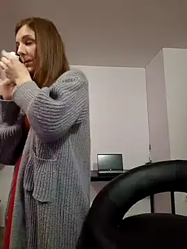 Snapshot of Ladykimberly_XOXO chatting on December 9, 5:18 am Ladykimberly XOXO online show from December 9, 5:18 am