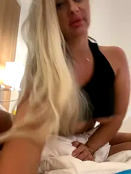 Snapshot of Denisse_Perry chatting on November 25, 2:34 am Denisse Perry online show from November 25, 2:34 am