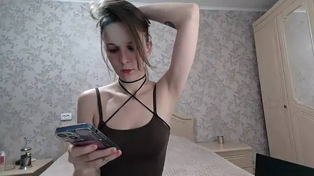 Snapshot of Alexandra_Meow chatting on October 6, 10:43 pm Alexandra Meow online show from October 6, 10:43 pm