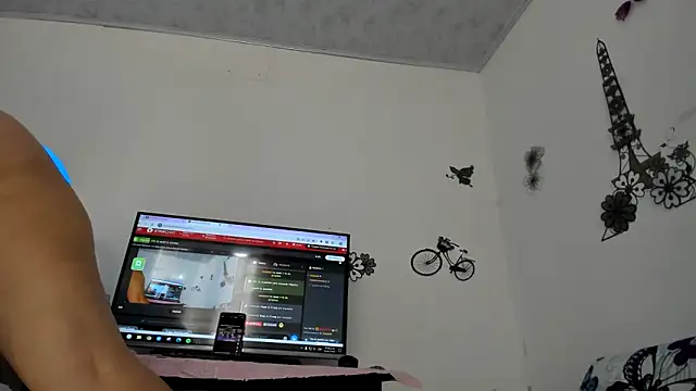 Snapshot of Angelblue_ chatting on February 26, 4:38 pm Angelblue online show from February 26, 4:38 pm