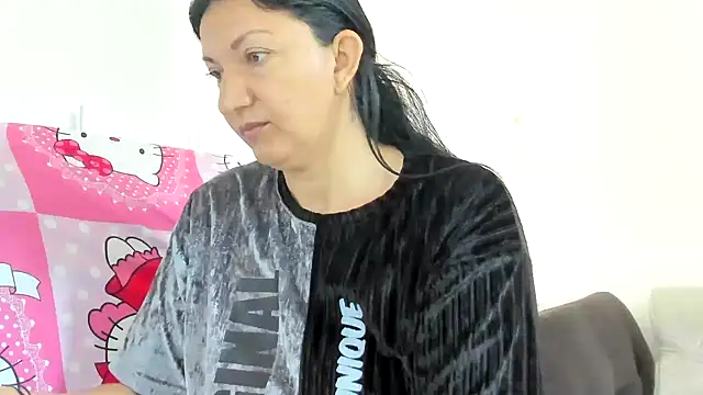 Snapshot of Angelblue_ chatting on September 29, 12:00 pm Angelblue online show from September 29, 12:00 pm