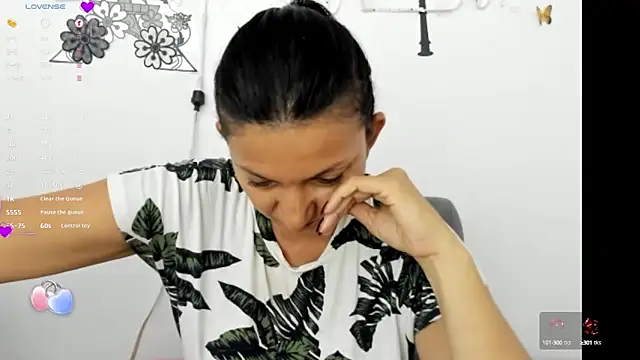 Snapshot of Angelblue_ chatting on February 19, 10:42 pm Angelblue online show from February 19, 10:42 pm