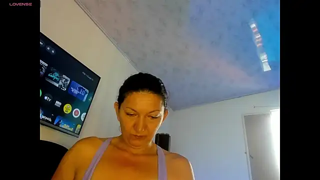 Snapshot of Angelblue_ chatting on June 9, 2:07 pm Angelblue online show from June 9, 2:07 pm