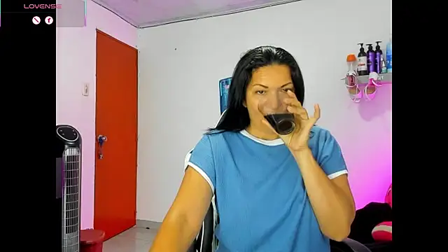 Snapshot of Angelblue_ chatting on July 1, 11:16 pm Angelblue online show from July 1, 11:16 pm