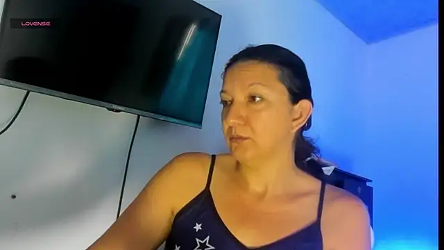 Snapshot of Angelblue_ chatting on June 6, 1:27 pm Angelblue online show from June 6, 1:27 pm