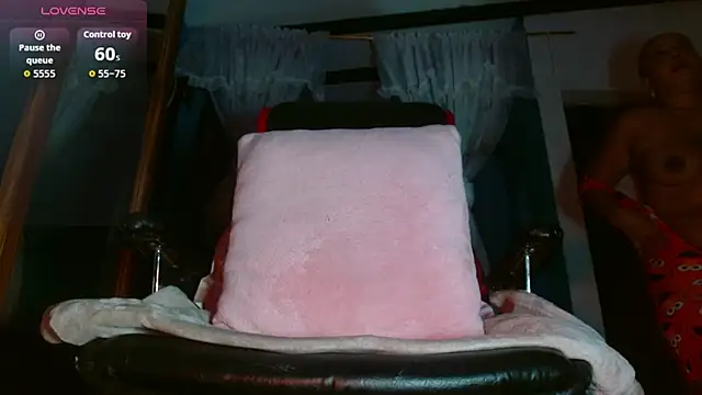 wendy rivera  online show from April 8, 11:12 am