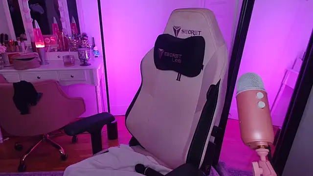 rachelbrooksxx online show from April 14, 5:07 pm