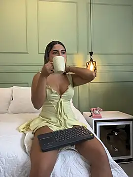Snapshot of kataliina__ chatting on May 9, 11:57 am kataliina online show from May 9, 11:57 am
