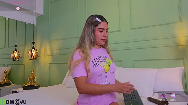 Snapshot of kataliina__ chatting on May 2, 11:48 am kataliina online show from May 2, 11:48 am