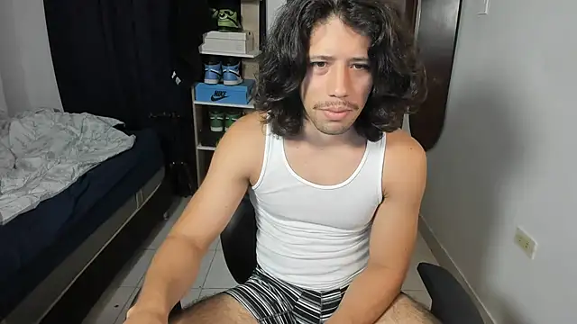 imtonny19 online show from May 27, 1:57 am