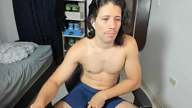 imtonny19 online show from May 16, 1:37 am