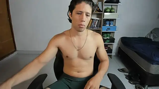 imtonny19 online show from October 28, 11:47 pm