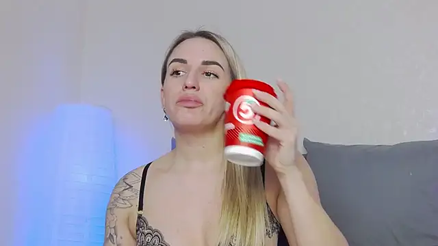 SofiJames online show from March 14, 6:32 am