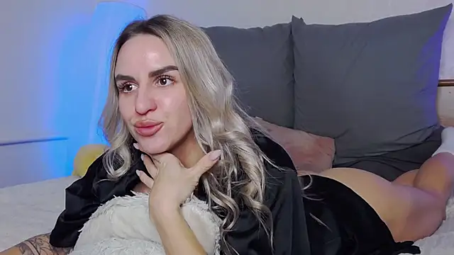 SofiJames online show from December 3, 6:57 am