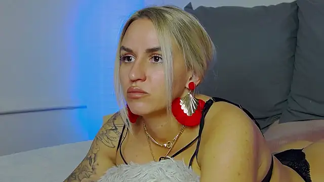 SofiJames online show from September 20, 6:51 am