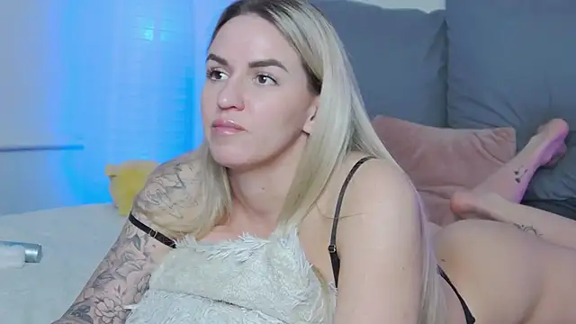 SofiJames online show from March 22, 9:34 am