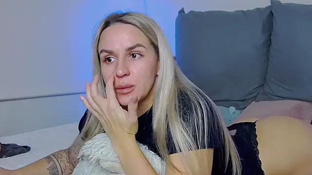 SofiJames online show from October 29, 6:34 am