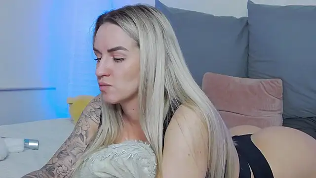 SofiJames online show from March 20, 6:08 am