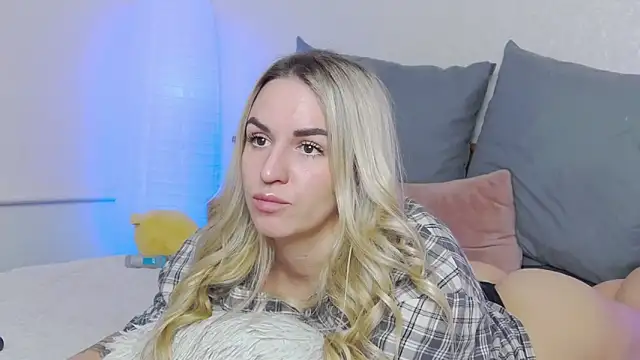 SofiJames online show from March 11, 6:30 am