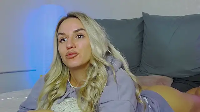 SofiJames online show from October 7, 6:58 am