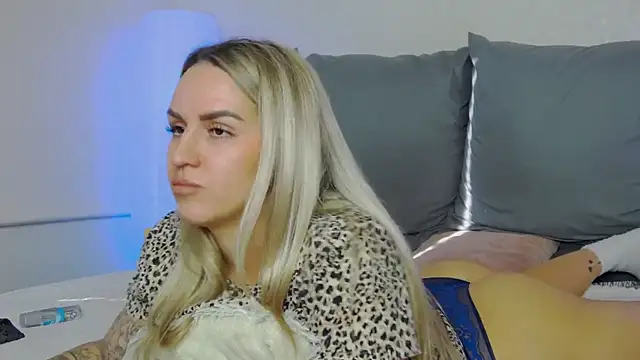 SofiJames online show from November 9, 6:39 am