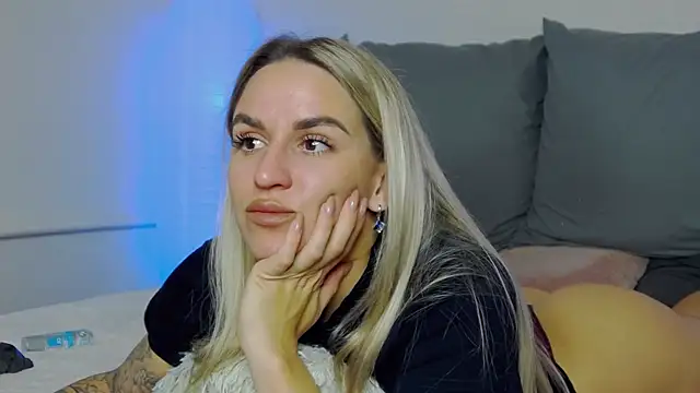 SofiJames online show from November 8, 7:23 am