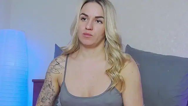 SofiJames online show from March 11, 9:34 am