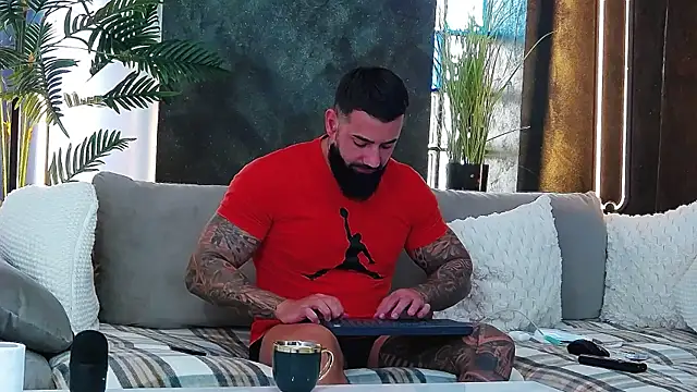 masterkingofmusclee online show from September 25, 7:47 am