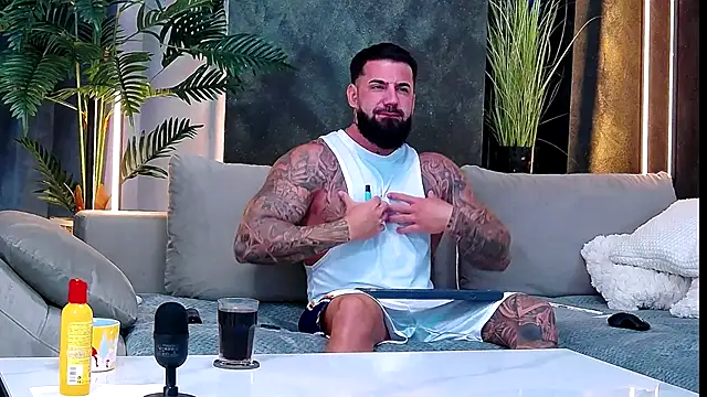 masterkingofmusclee online show from October 7, 8:21 pm