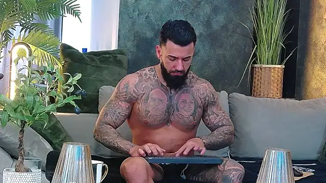 masterkingofmusclee online show from March 25, 9:19 am