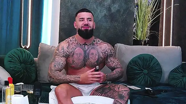 masterkingofmusclee online show from February 4, 1:16 pm