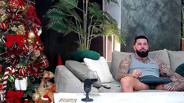 masterkingofmusclee online show from December 17, 9:53 pm