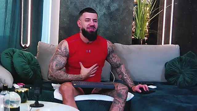 masterkingofmusclee online show from January 30, 6:24 am