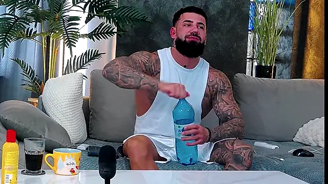masterkingofmusclee online show from October 9, 11:33 am