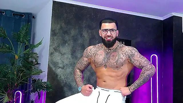 masterkingofmusclee online show from February 3, 8:58 pm