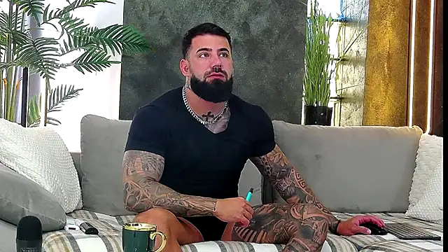 masterkingofmusclee online show from October 17, 7:55 am