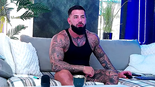 masterkingofmusclee online show from September 24, 7:04 am